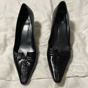 Stuart Weitzman Black Leather kitten heel bow size 7 1/2 very good condition